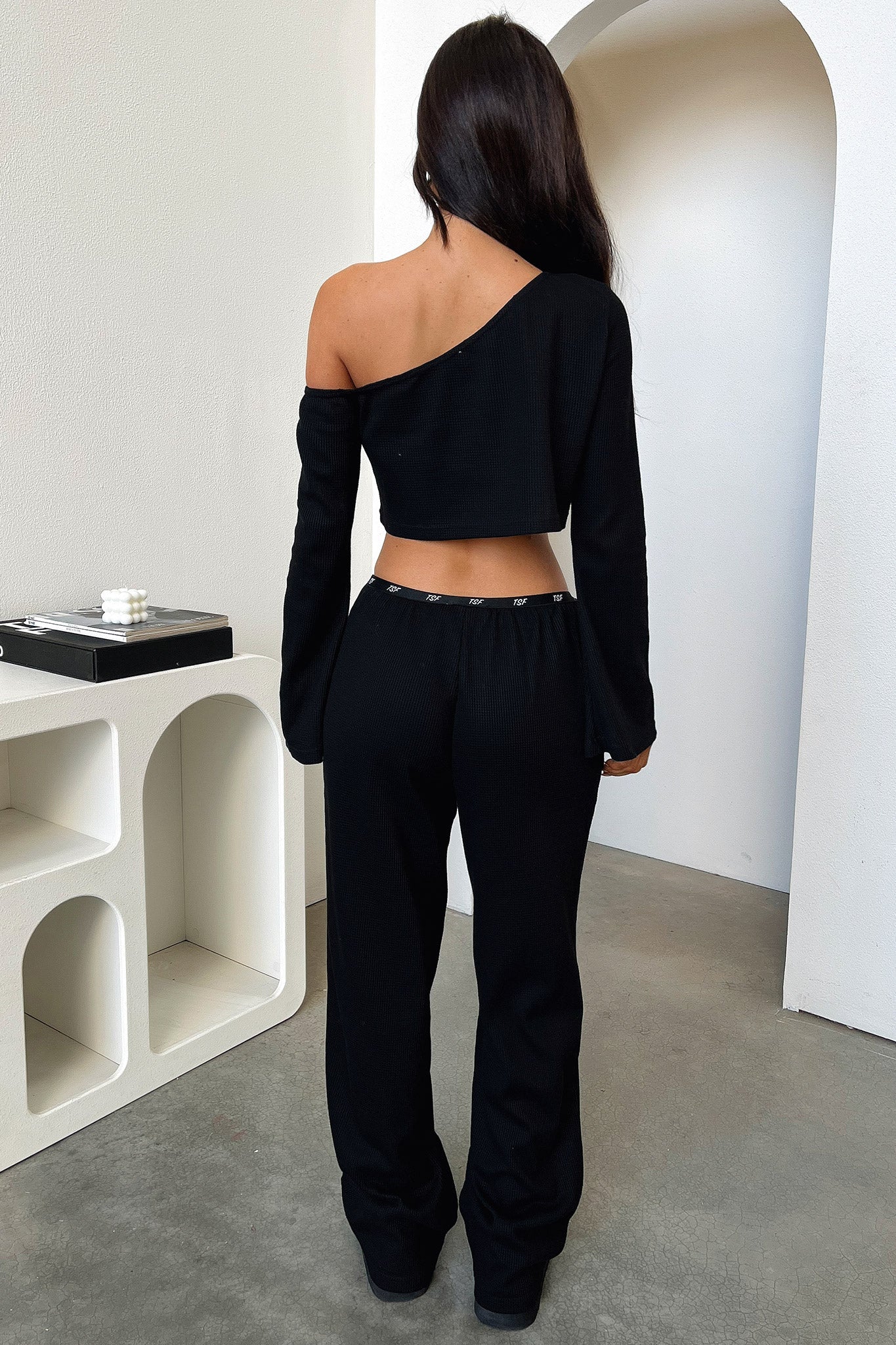 Dana Off Shoulder Long Sleeve Crop - Black