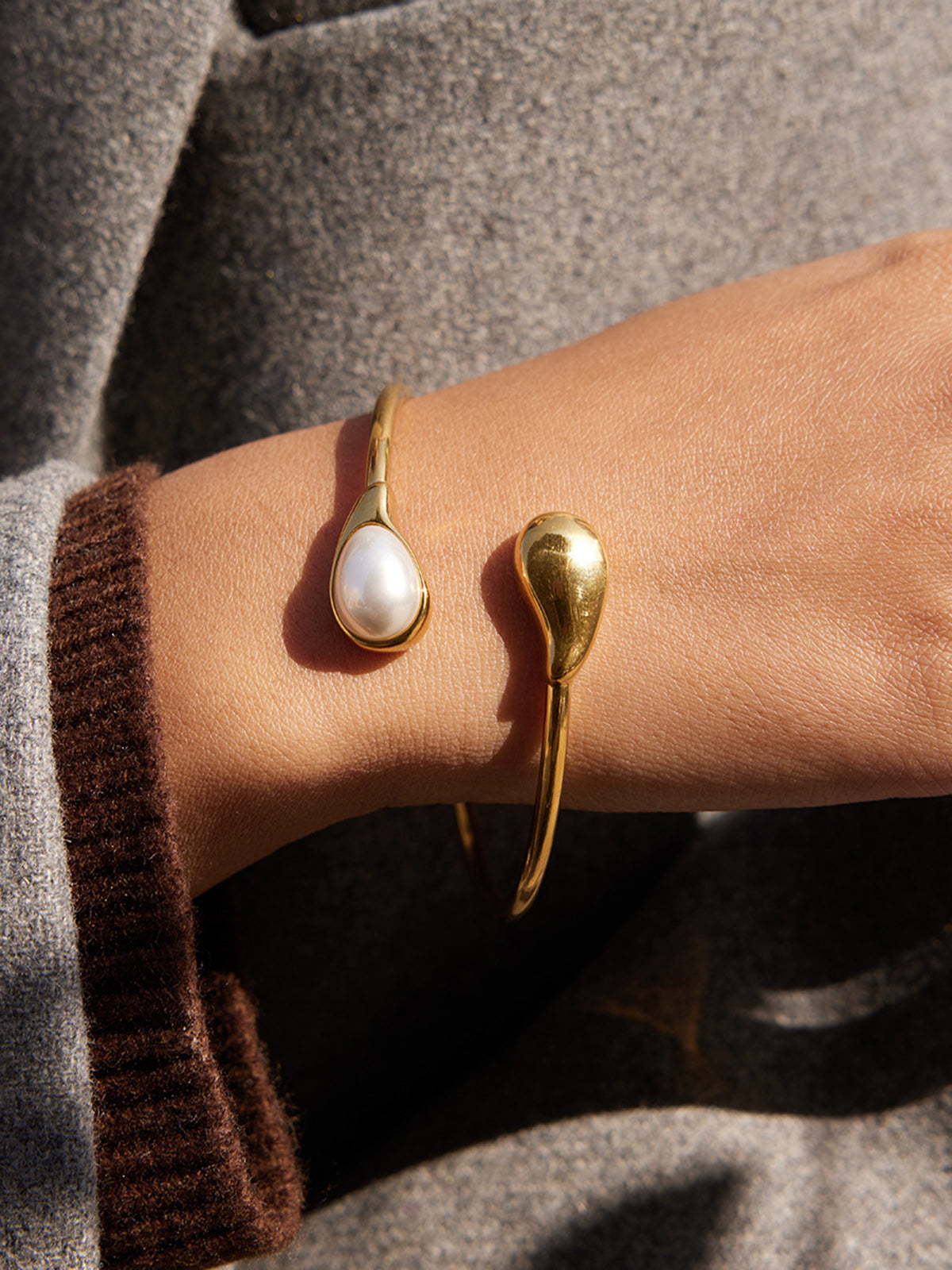 Teardrop Pearl Open Bangle