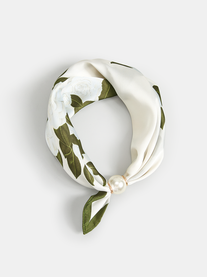 Leaf Print Pearl Magnetic Closure Scarf