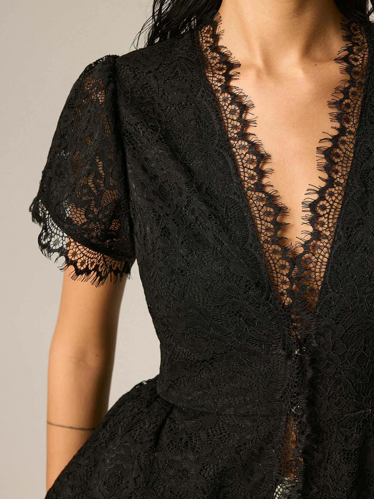 V-Neck Fringe Lace Peplum Short Sleeve Top