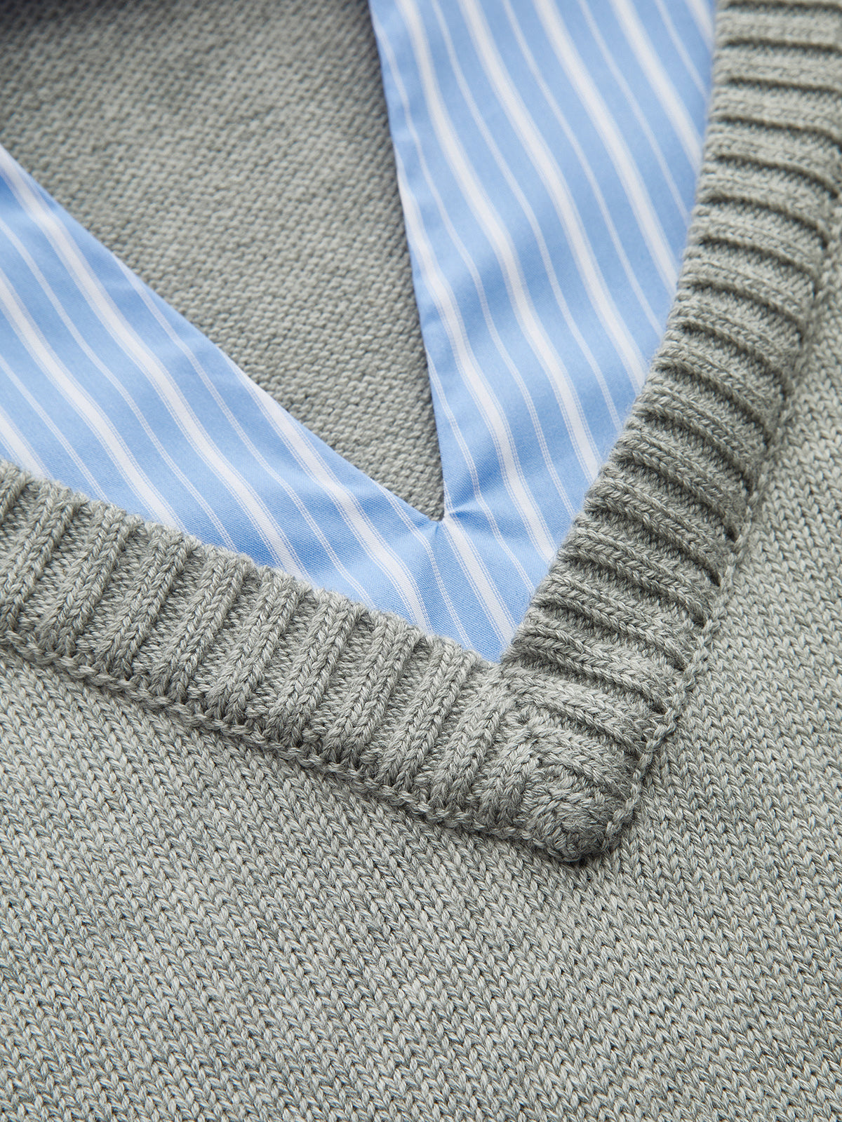 Fake Two-Piece Stripe Tie Knit Top