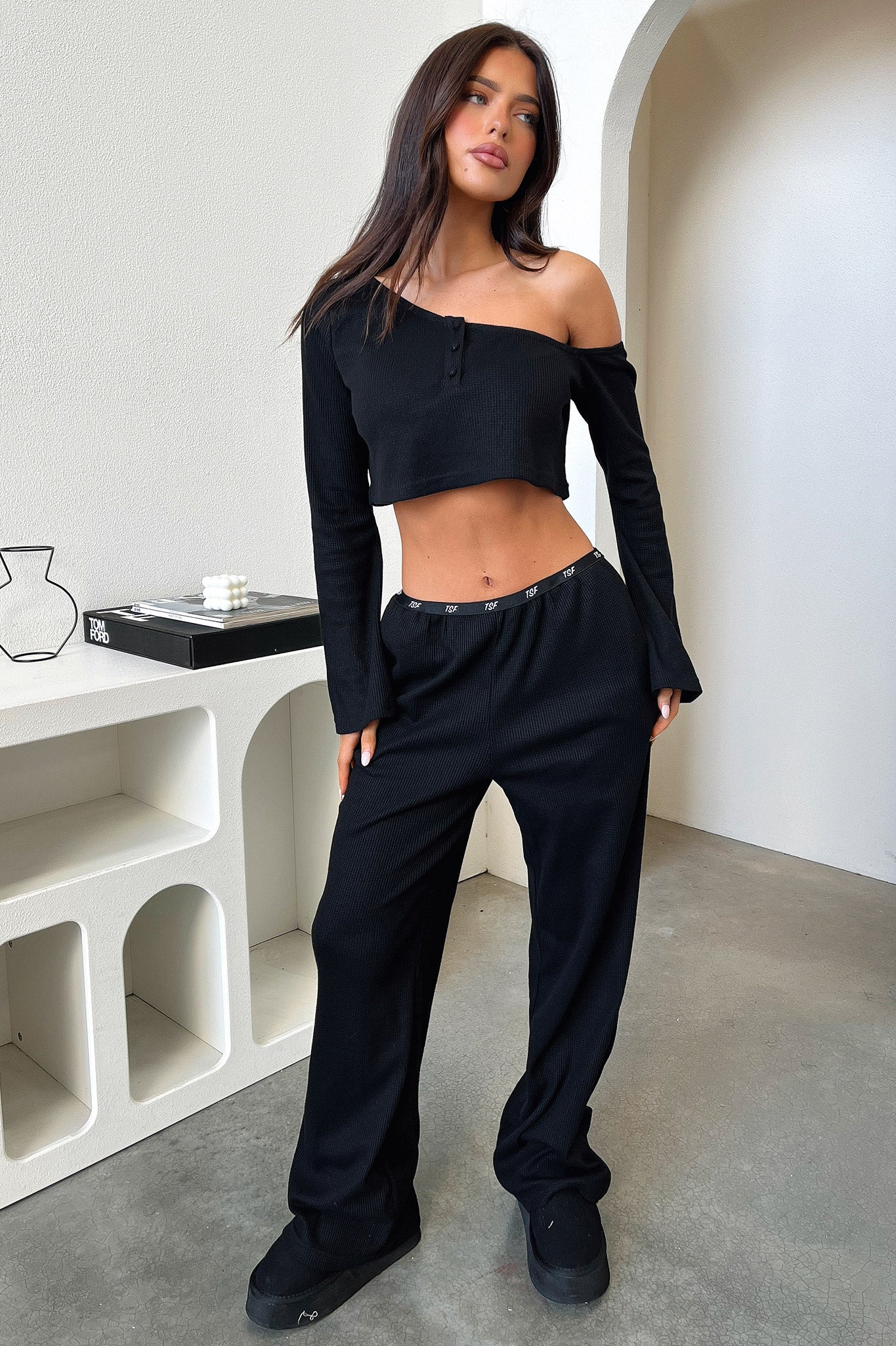 Dana Off Shoulder Long Sleeve Crop - Black